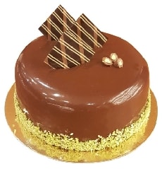 Göz Nuru İle Hazırlanan 6–9 Kişilik Çikolatalı Yaş Pasta